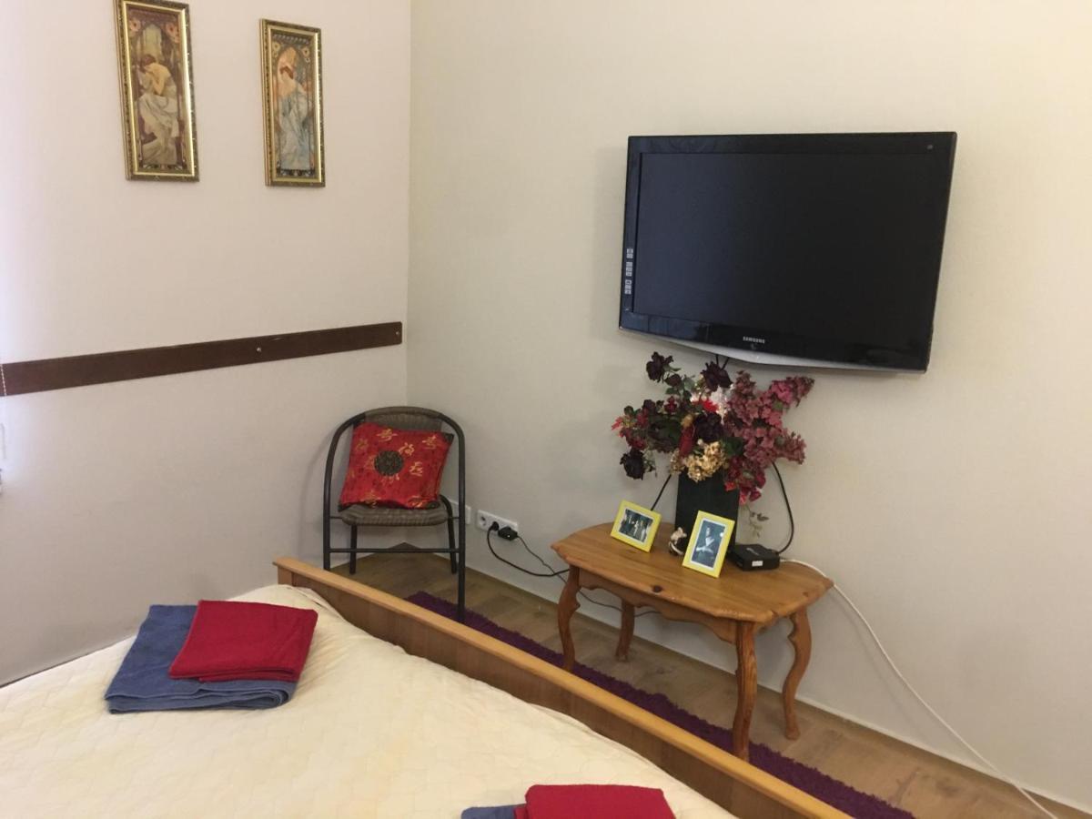 Luteranska Romantic Apartment เคียฟ ภายนอก รูปภาพ